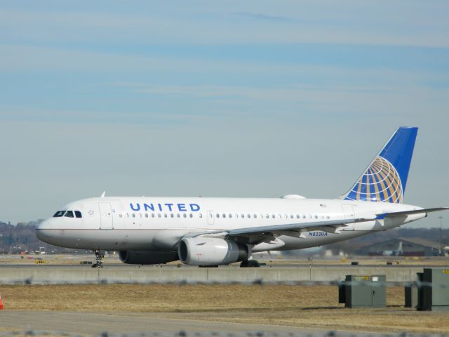 Airbus A319 (N822UA)