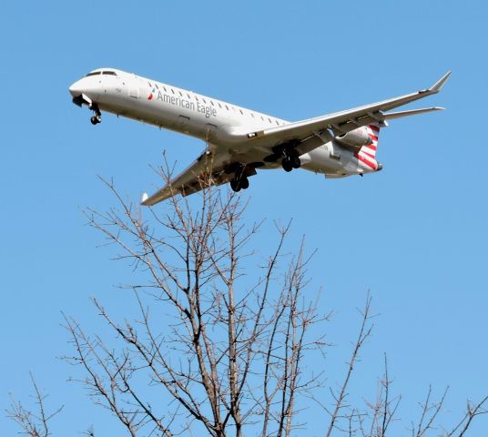 Canadair Regional Jet CRJ-900 (N580NN) - An American Eagle seconds from landing, Mar. 2020.