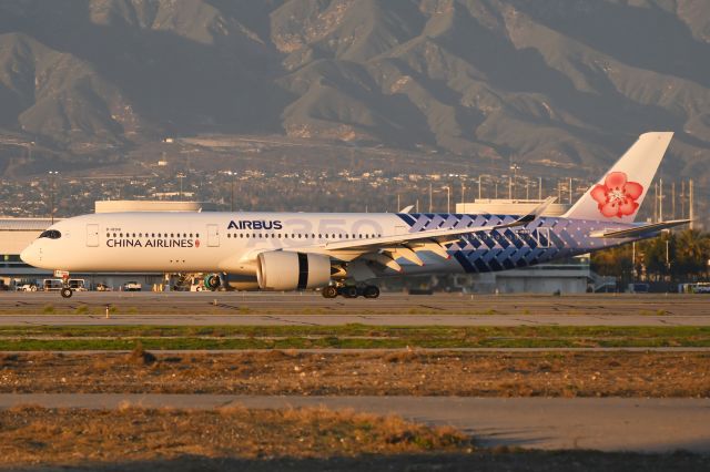 Airbus A350-900 (B-18918)