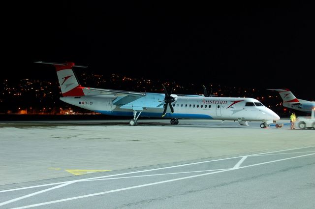 de Havilland Dash 8-400 (OE-LGD)