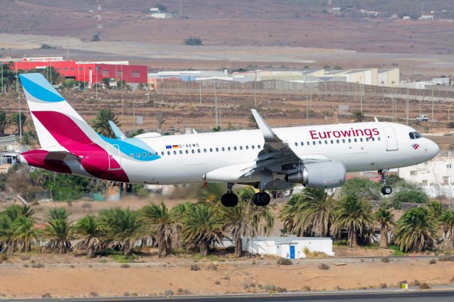 Airbus A320 (D-AEWO)