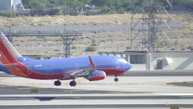 BOEING 737-300 (N638SW)