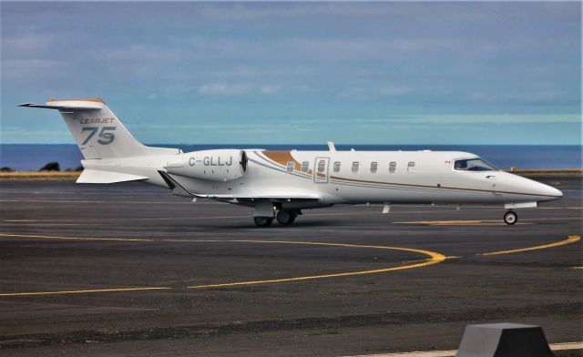 Bombardier Learjet 75 (C-GLLJ) - Santa Maria Island International Airport - LPAZ. November 29, 2021.