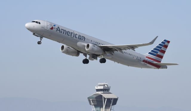 Airbus A321 (N140AN) - Departing LAX on 25L