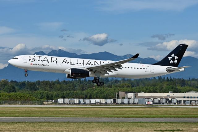 Airbus A330-300 (C-GEGP)