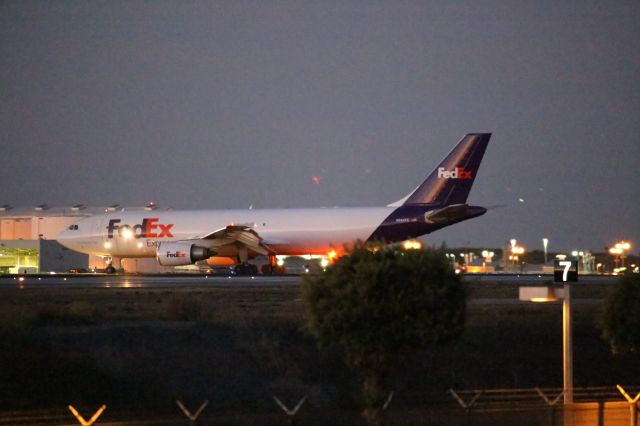 Airbus A300F4-600 (N664FE)