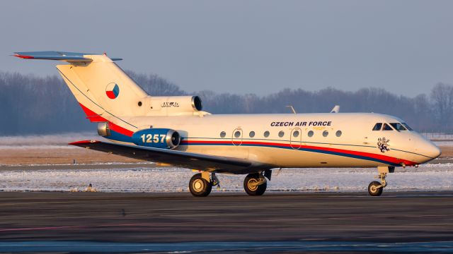 YAKOVLEV Yak-40 (N1257)