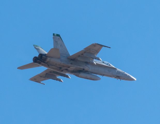 McDonnell Douglas FA-18 Hornet —