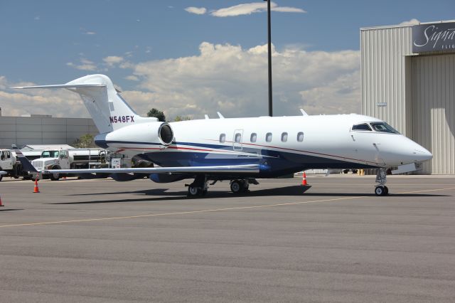 Bombardier Challenger 300 (N548FX)