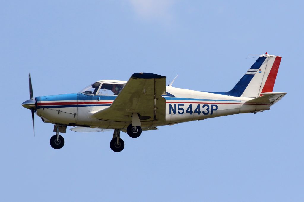 Piper Aztec (N5443P)