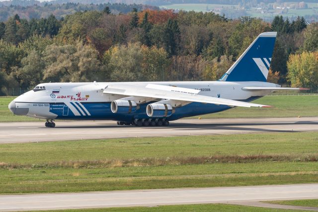 Antonov An-124 Ruslan (RA-82068)