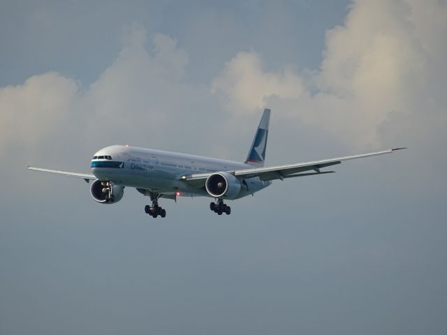 BOEING 777-300ER (B-KPT)