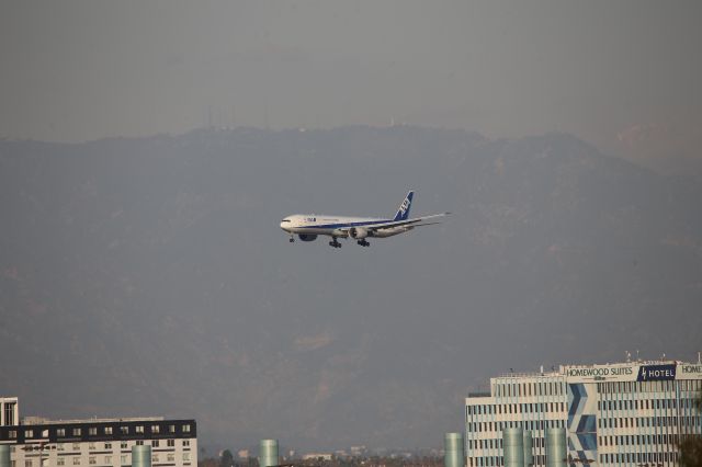 BOEING 777-300ER (JA797A)