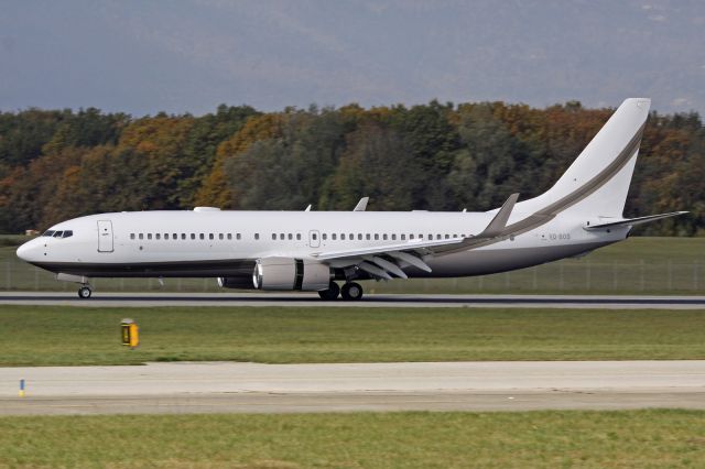 Boeing 737-800 (VQ-BOS)