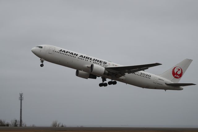 BOEING 767-300 (JA603J) - 08 April 2017:HKD-HND.