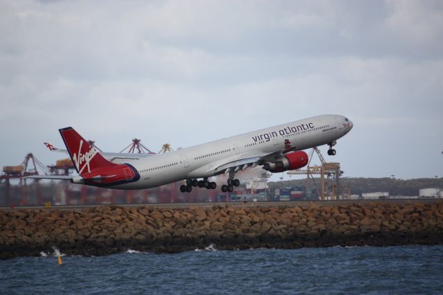 Airbus A340-600 (G-VBLU)