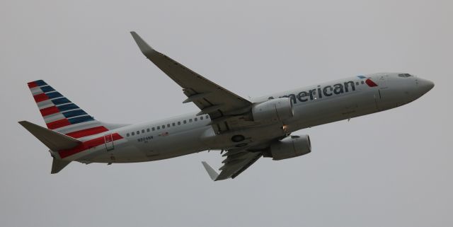 Boeing 737-800 (N804NN) - Departure from 12L, to DFW  08-05-2016