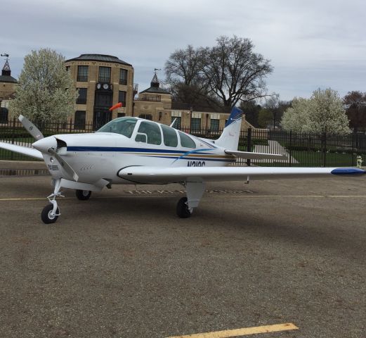 Beechcraft Bonanza (33) (N318G)