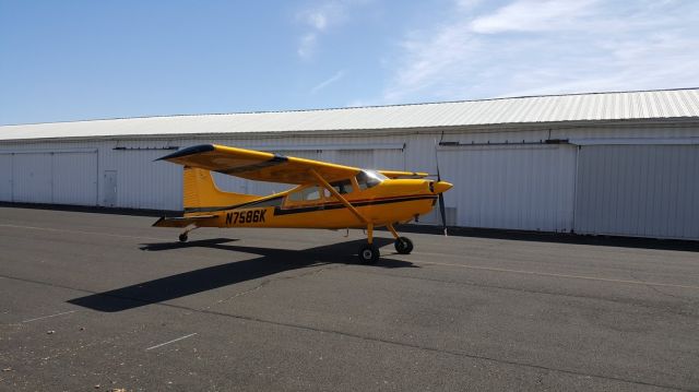 Cessna Skywagon 180 (N7586K)