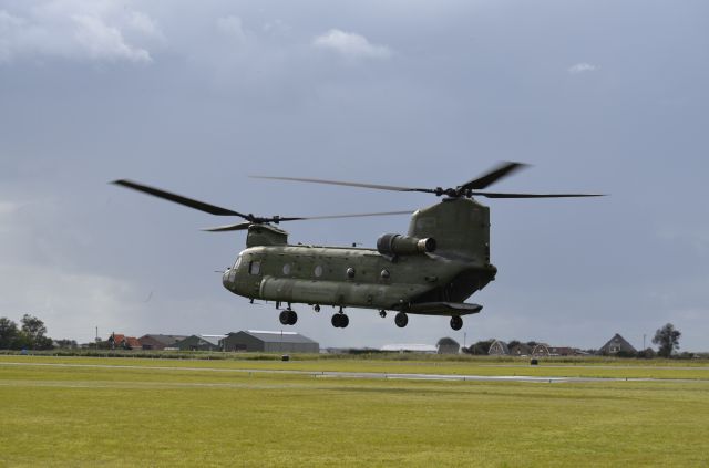 Boeing CH-47 Chinook (D664)