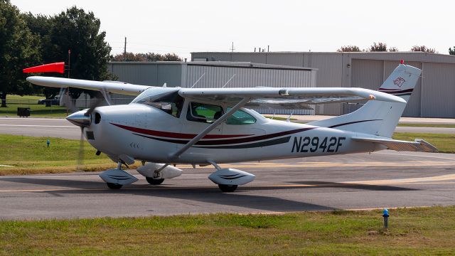 Cessna Skylane (N2942F)