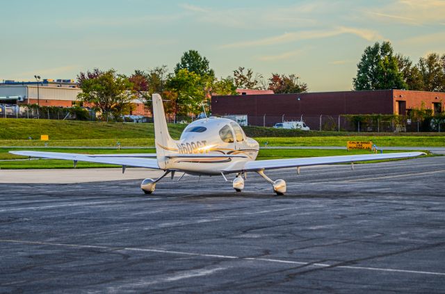 Cirrus SR-22 (N609CT)