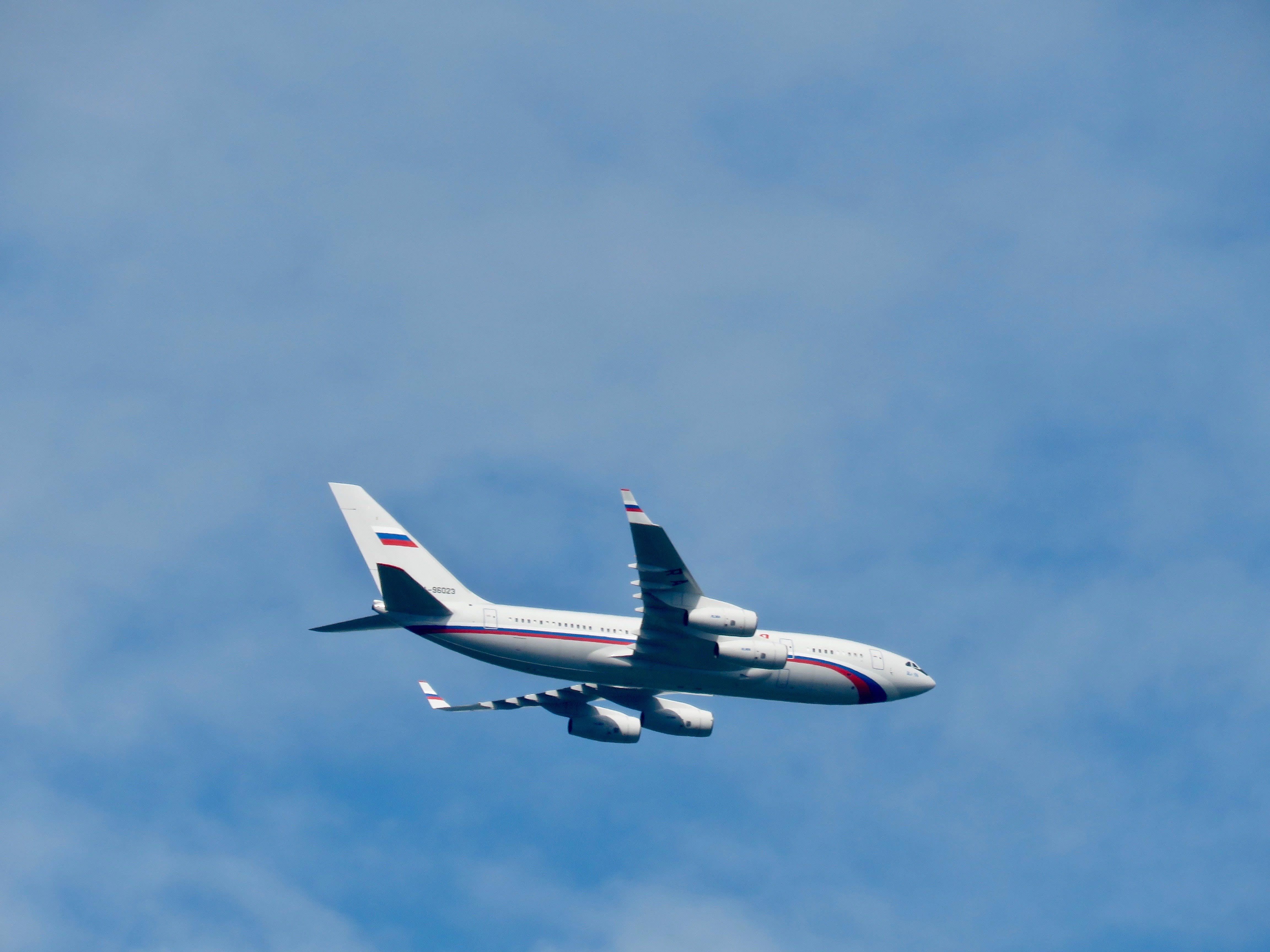 Ilyushin Il-96 (RA-96023)