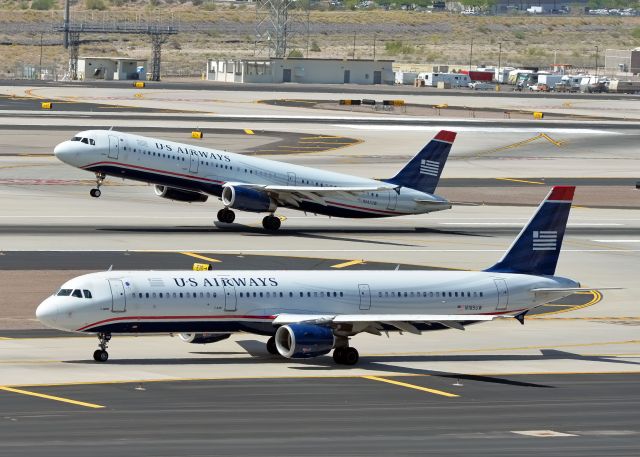 Airbus A321 (N185UW)