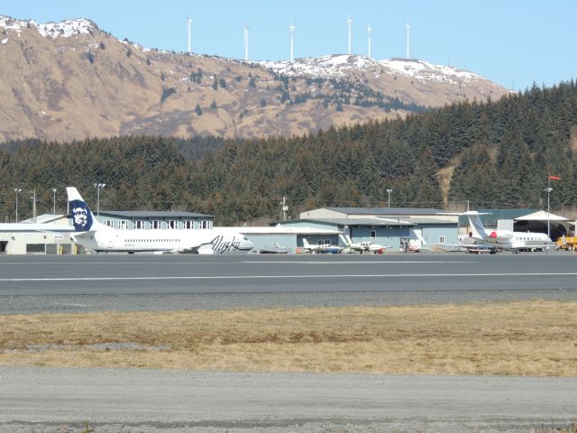 BOEING 737-400 (N762AS)