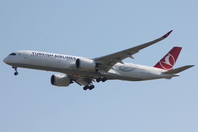 Airbus A350-900 (TC-LGC)