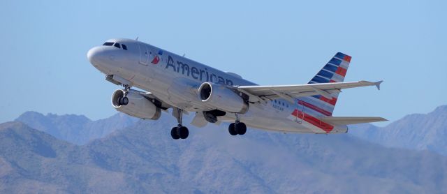 Airbus A319 (N815AW) - phoenix sky harbor international airport 07MAR20