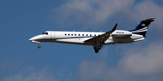 Embraer Legacy 600/650 (N515JM) - On final is this 2006 Embraer Legacy 600/650 in the Winter of 2020.