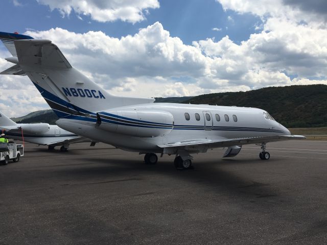 Hawker 800 (N800CA)