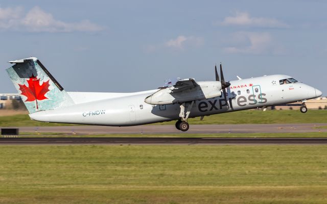 de Havilland Dash 8-300 (C-FMDW)