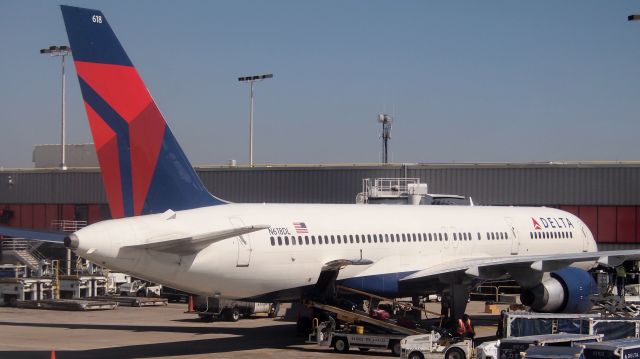 Boeing 757-200 (N618DL)