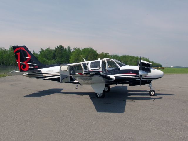 Beechcraft Baron (58) (N2368B)