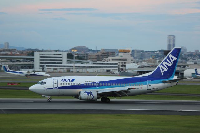 Boeing 737-500 (JA8596)