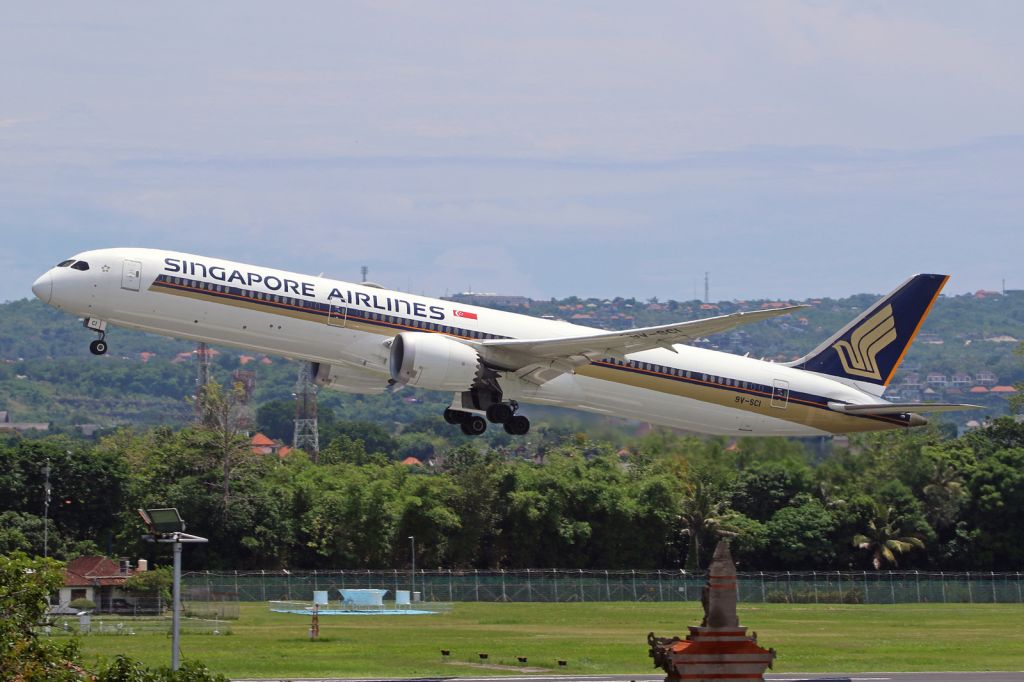 BOEING 787-10 Dreamliner (9V-SCI)