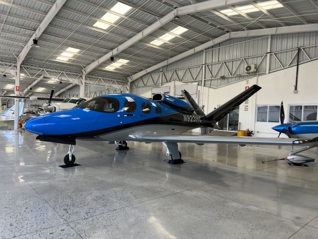 Cirrus Vision SF50 (N923HC)