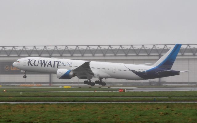 BOEING 777-300 (9K-AOD) - kuwait airways b777-69er 9k-aod about to land at shannon 19/2/17.