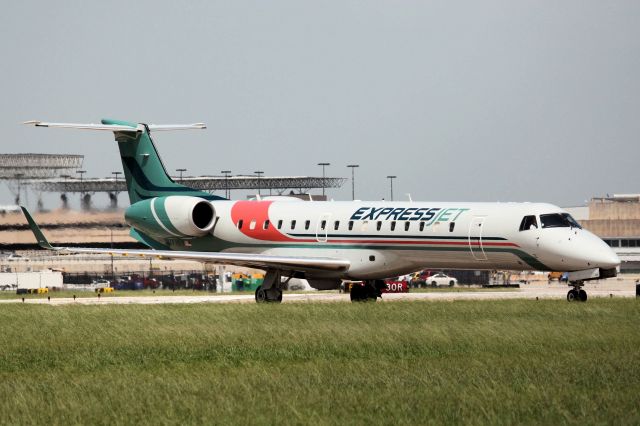 Embraer ERJ-145 (N17169)