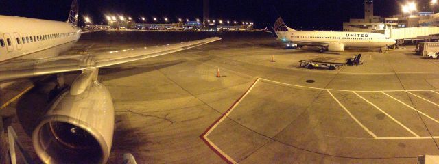 Boeing 737-900 — - 757-200 & 737-900. 757 is going out to KEWR and the 737 is sitting at gate for the rest of the night (RON).