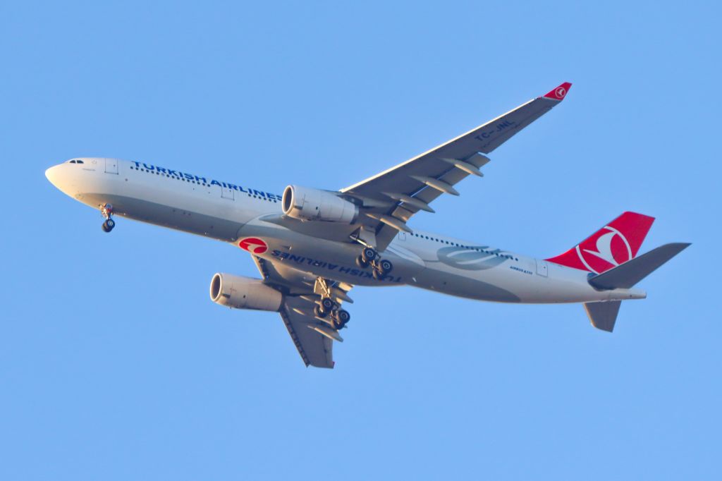 Airbus A330-300 (TC-JNL)