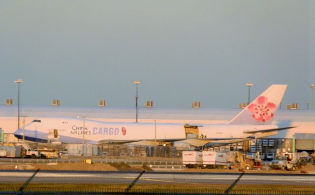 Boeing 747-400 (B-18707) - Cargo loading and handling"For the evening flight to Anchorage!(PANC)