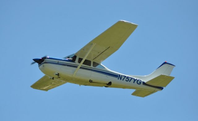 Cessna Skylane RG (N757YG)