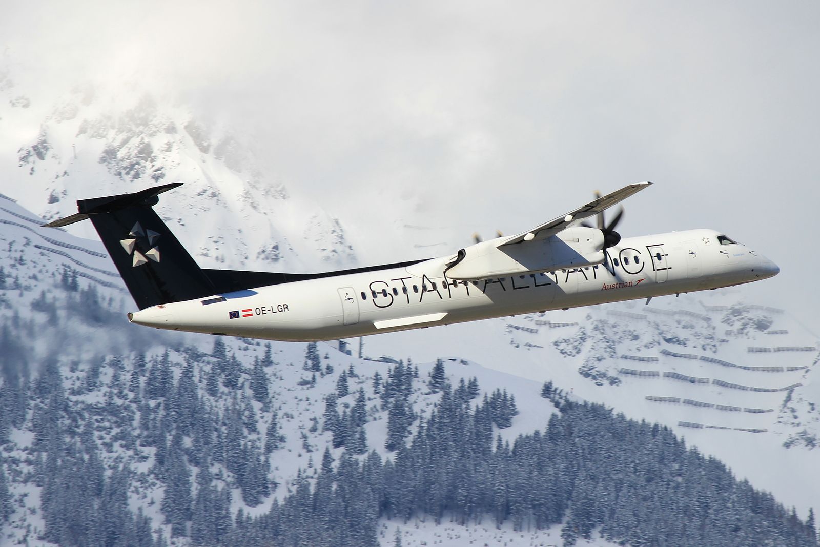 de Havilland Dash 8-400 (OE-LGR)