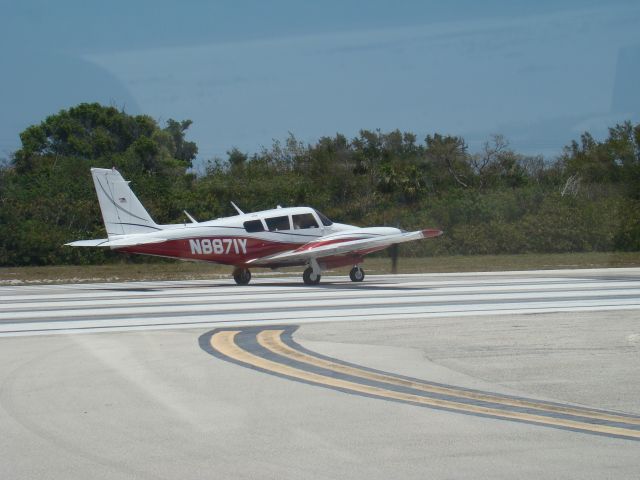 Piper PA-30 Twin Comanche (N8871Y) - 05.09.09