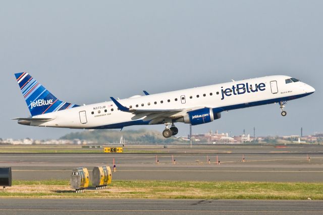 Embraer ERJ-190 (N373JB) - Best in Blue and only the 2nd upload ever of N37JB on flightaware.Com !