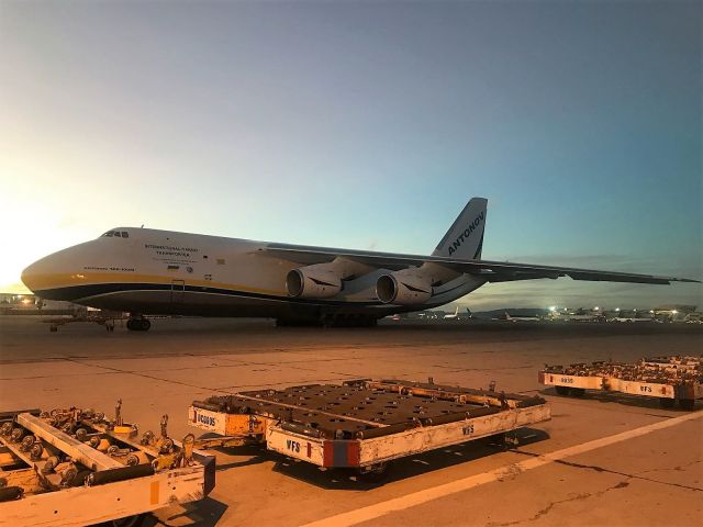 Antonov An-124 Ruslan (UR-82027)