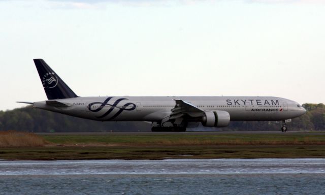 BOEING 777-300ER (F-GZNT)